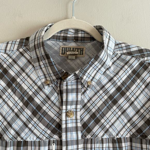 Duluth Size L Gray Blue Button Up Shirt Short Sleeves Vented Polyester/Nylon - Picture 3 of 9